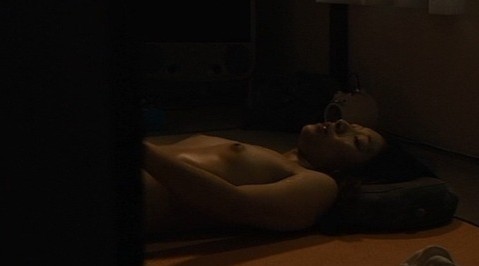 安藤サクラ（女優濡れ場）映画「百円の恋」でラブシーン乳首出しヌードを披露。（※画像あり）
